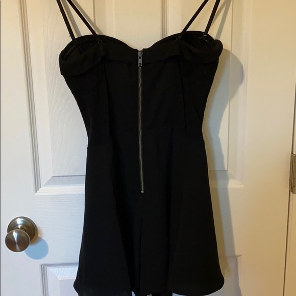 GUESS Mini Romper - Picture 2 of 2